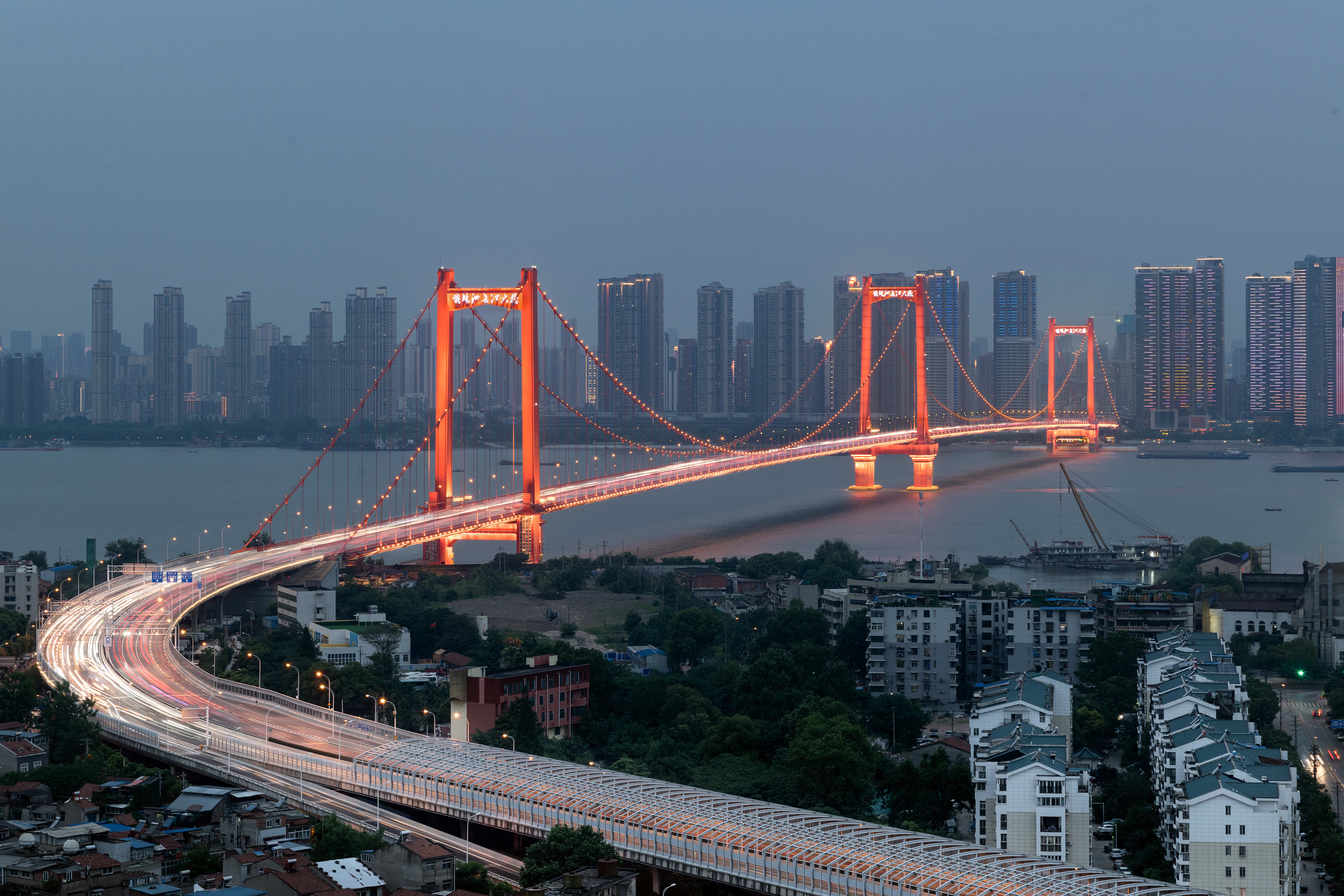 鸚鵡洲長江大橋