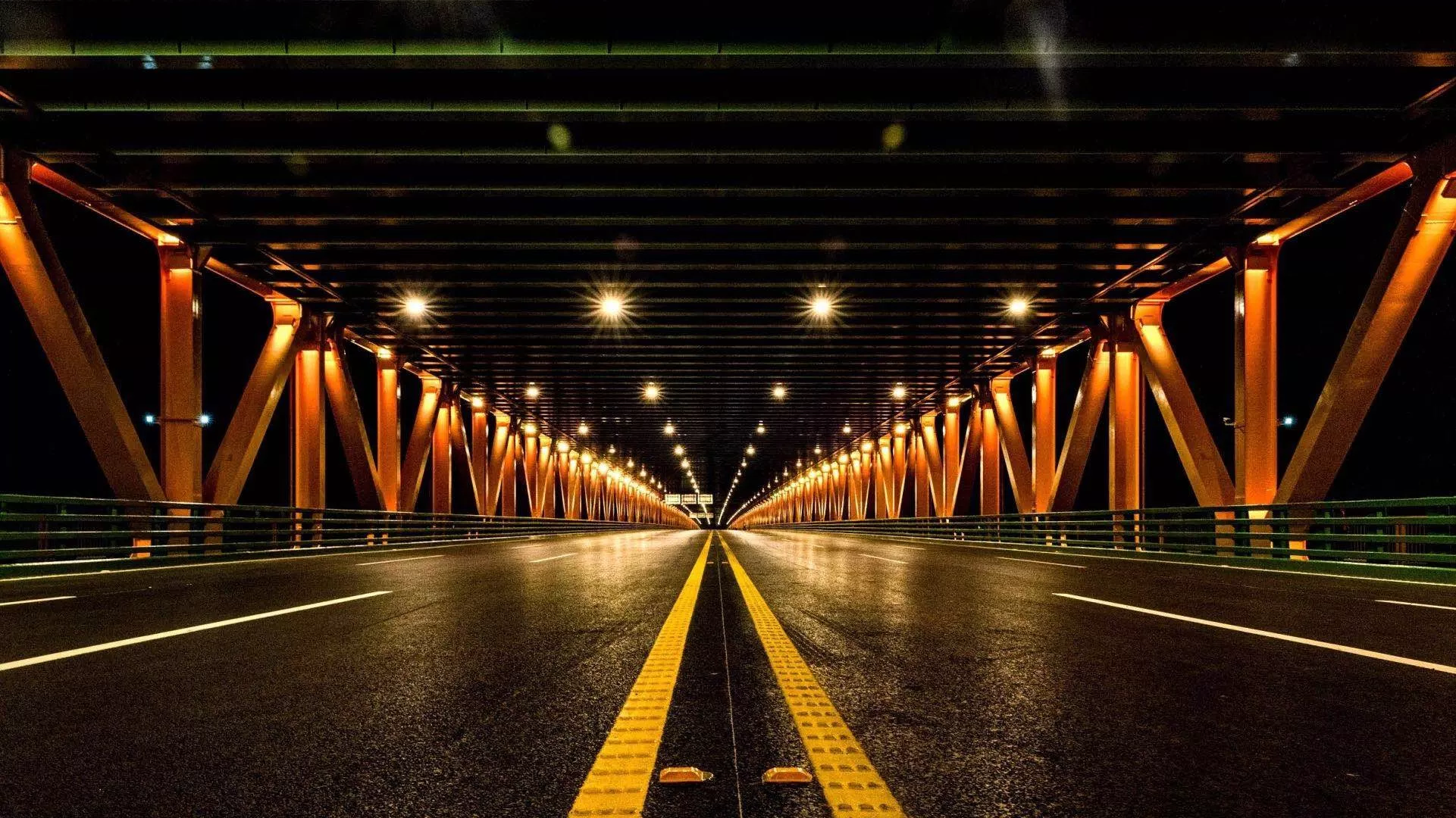 武漢楊泗港長江大橋